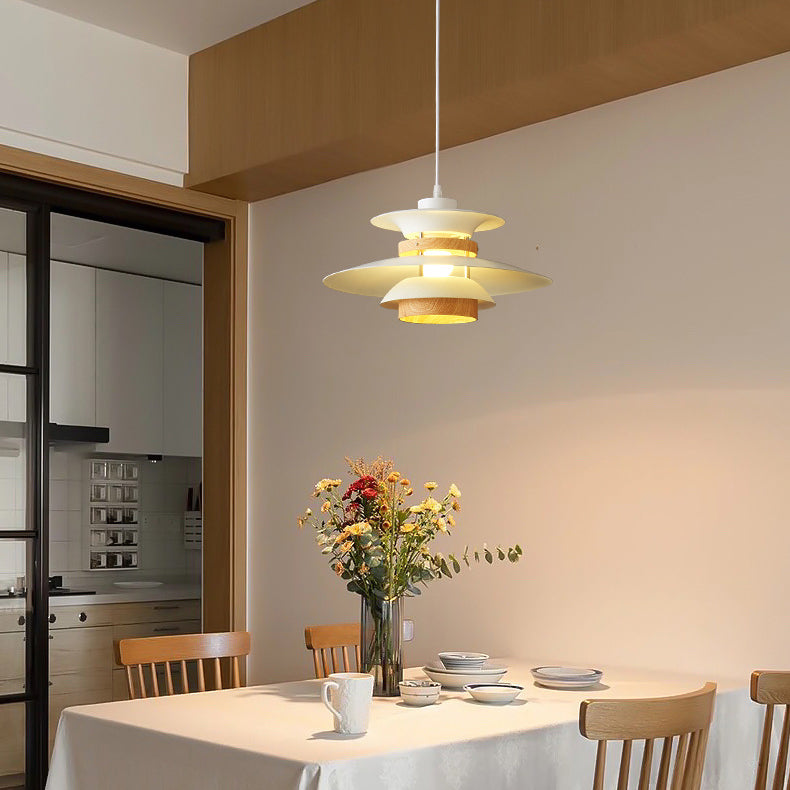 Lustre suspendu moderne et créatif en fer et verre avec une lumière pour la salle à manger 