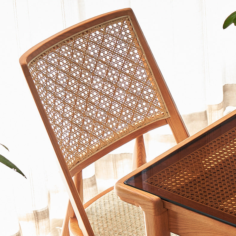 Chaise de salle à manger avec dossier en rotin vintage traditionnel et cadre en bois pour salle à manger 