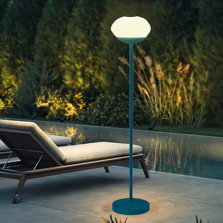 Lámpara de pie LED de exterior ovalada de PE de hierro forjado minimalista moderna solar 