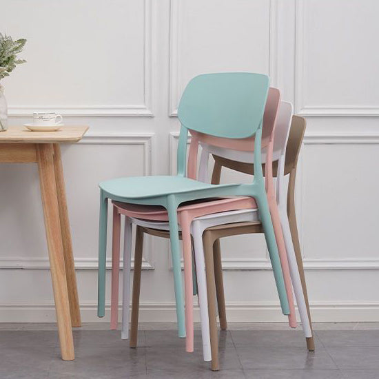 Chaise de salle à manger empilable carrée en plastique macaron nordique contemporain avec dossier ouvert pour salle à manger 