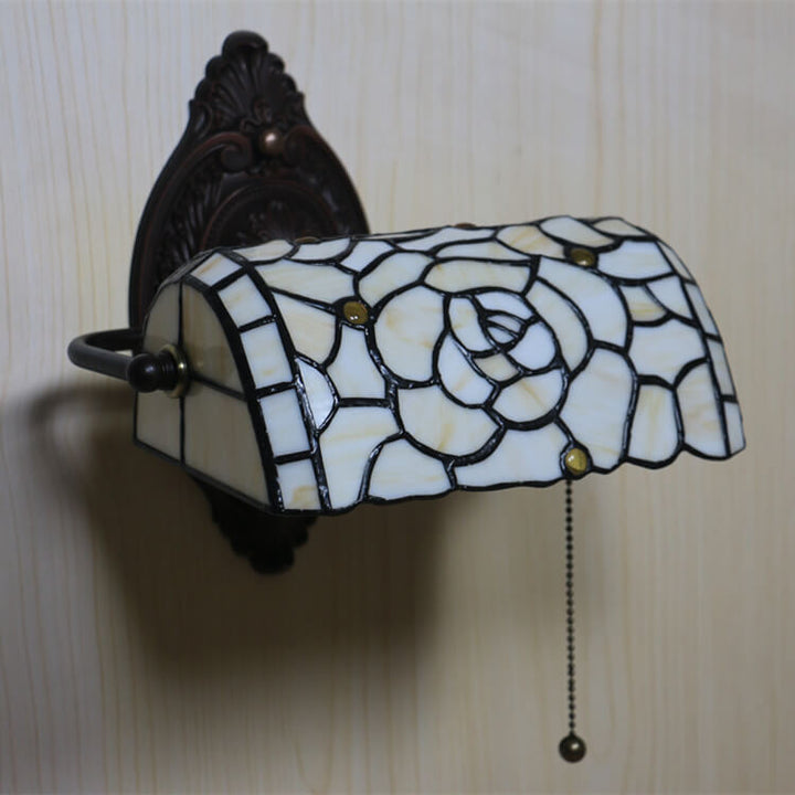 Traditional Vintage Tiffany Floral Stained Glass 1-Light Wall Sconce Lamp For Living Room