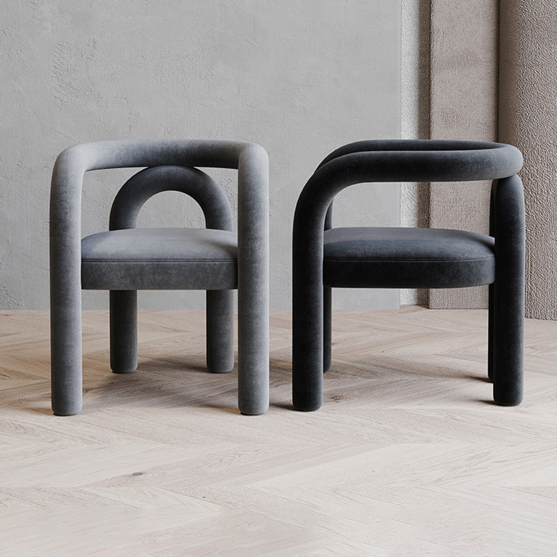 Chaise contemporaine en velours scandinave incurvé avec dossier en acier au carbone pour salon 