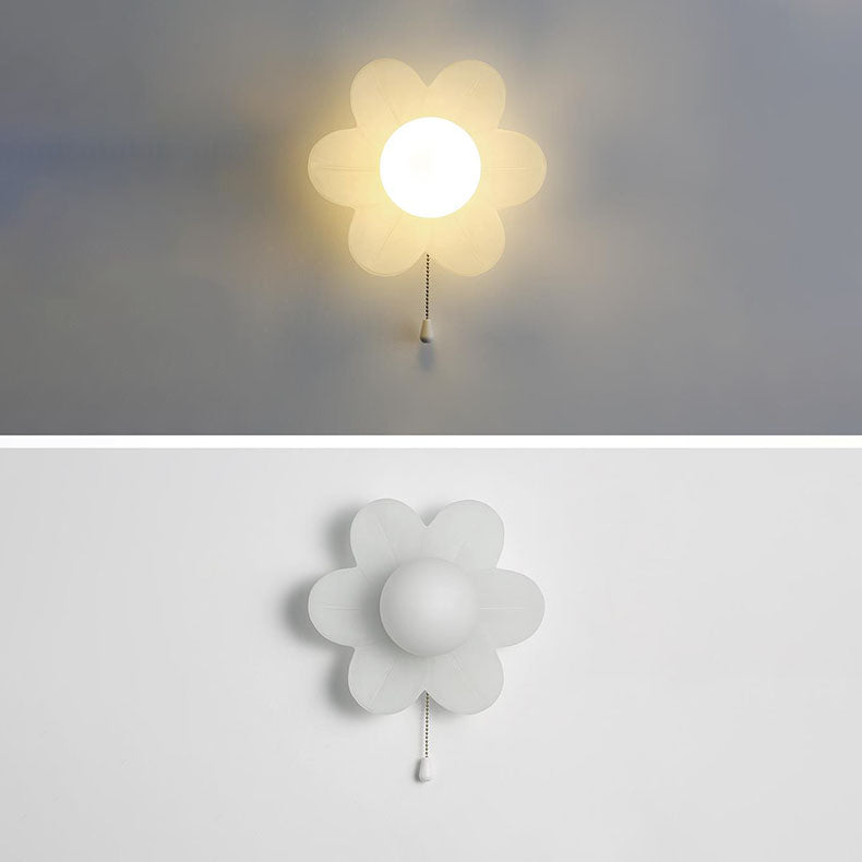 مصباح حائط LED من الراتنج بتصميم زهرة كريمي حديث ومينيمالي لغرفة النوم 