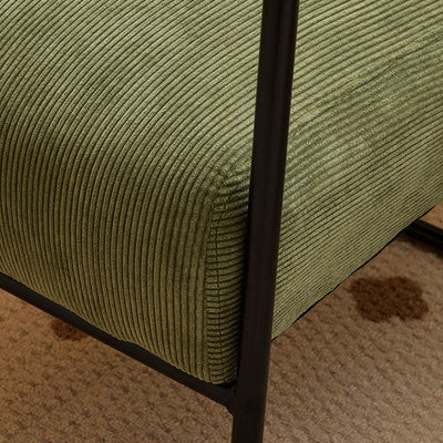 Coussin carré scandinave contemporain en velours côtelé avec chaise d'accent en bois massif et acier au carbone, dossier et accoudoirs pour salon 