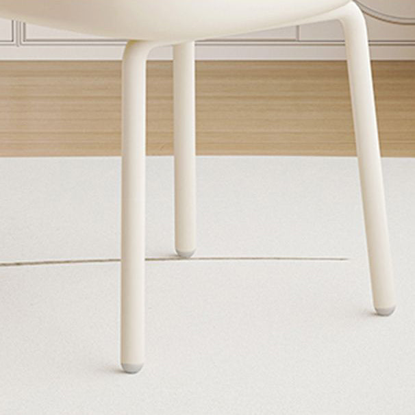 Moderner minimalistischer runder Schminkhocker mit Rückenlehne aus Sherpa-Stoff und Karbonstahl für das Schlafzimmer 