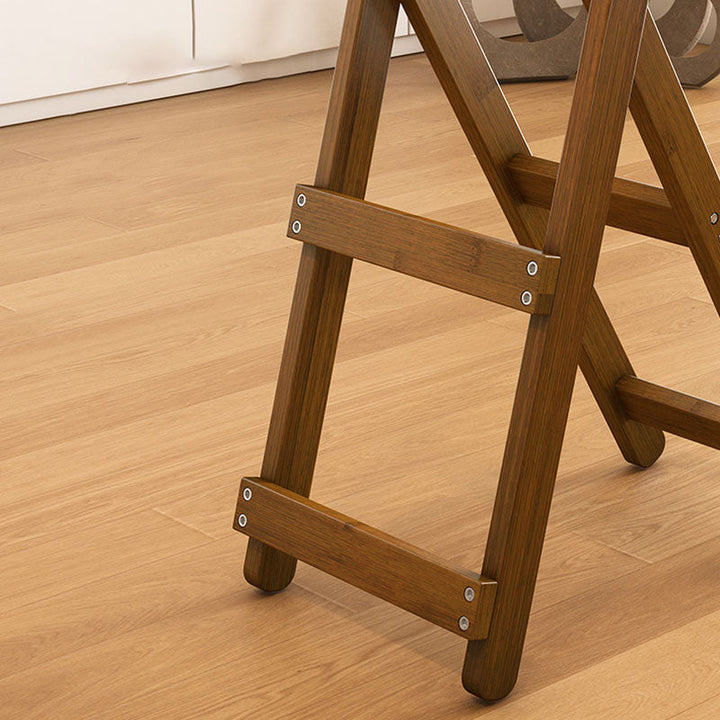 Simplicidad contemporánea Taburete de bar plegable con patas en forma de X de bambú Respaldo bajo Reposapiés para comedor 