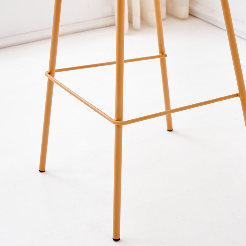 Taburete cuadrado minimalista moderno de cuero PU con respaldo y reposapiés de barra de hierro para comedor 