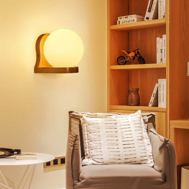 Lámpara de Aplique de Pared de 1 Luz de Madera y Vidrio en Forma de Orbe Minimalista Moderna para Dormitorio 