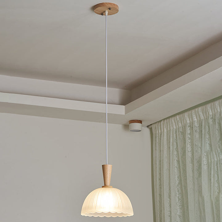 Suspension Luminaire Moderne Minimaliste Rond en Verre à Rayures en Dentelle avec Bois 1-Lumière pour Salon 