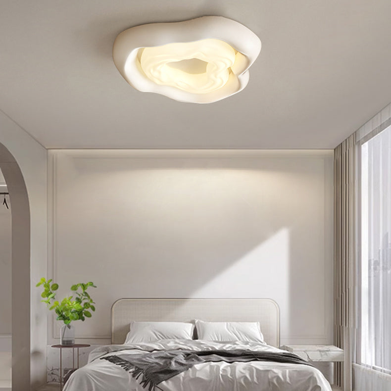 Plafonnier LED moderne minimaliste en fer PE nuage crème pour salon 