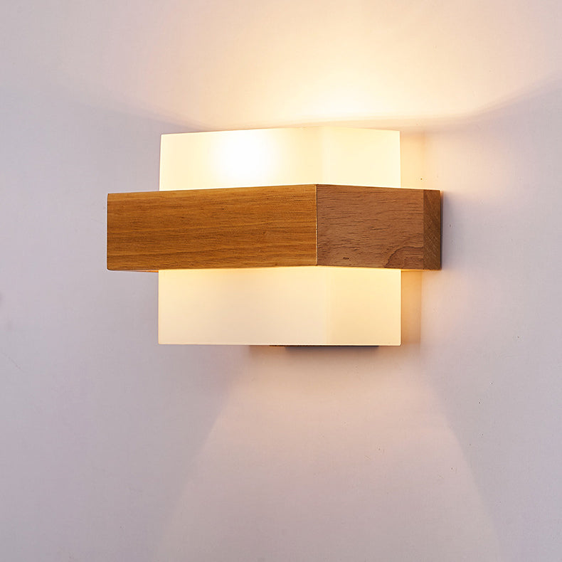Lampe murale à une lumière cubique en bois et verre de style ferme traditionnelle pour chevet 