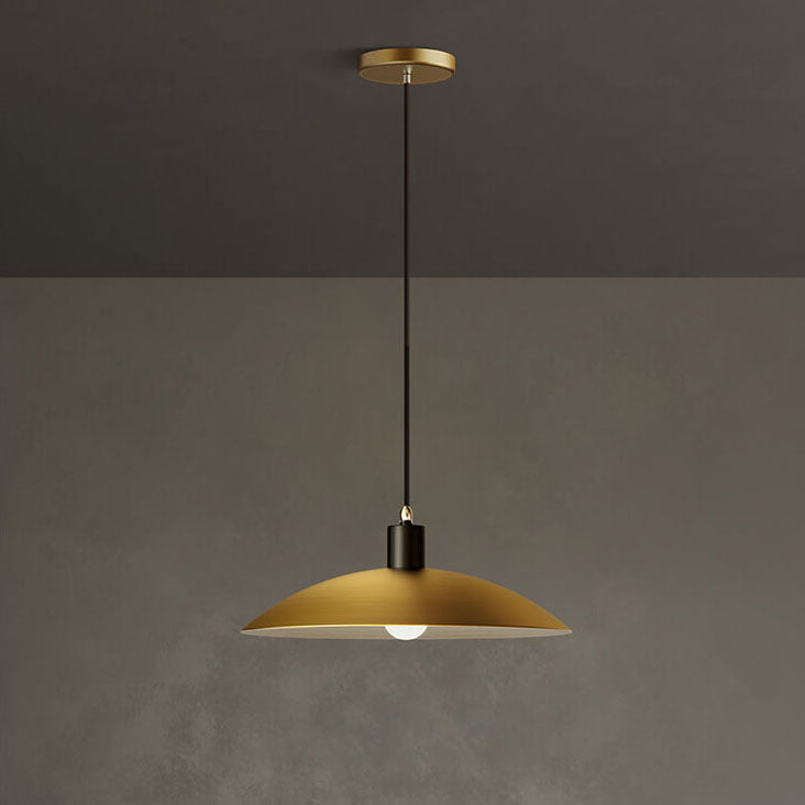 Nordischer minimalistischer Anhänger in Goldfarbe aus Kupfer mit 1 Licht 