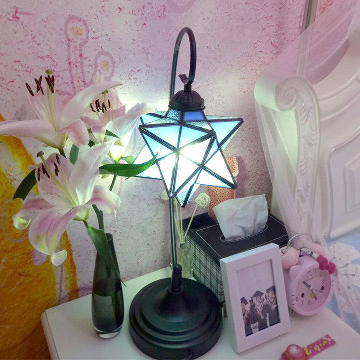 Lampe de table contemporaine créative en verre et fer à pentagramme à 1 lumière pour chambre 