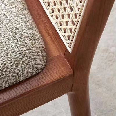 Silla de comedor de espuma de tela de madera tejida cuadrada tradicional china con respaldo y cuatro patas para comedor 