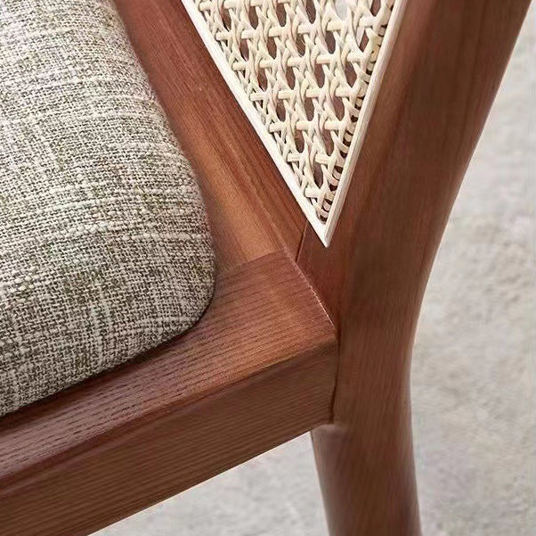 Silla de comedor de espuma de tela de madera tejida cuadrada tradicional china con respaldo y cuatro patas para comedor 