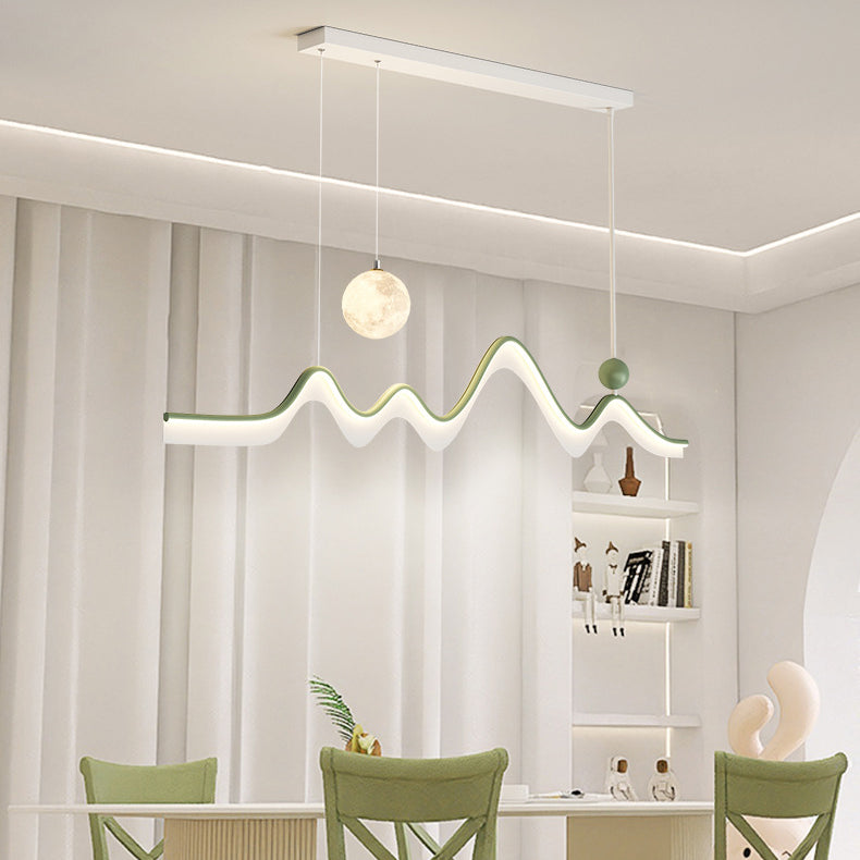 ثريا ضوء الجزيرة LED من الألومنيوم والأكريليك بتصميم حديث وموجة القمر الطويلة من الحديد لغرفة الطعام 