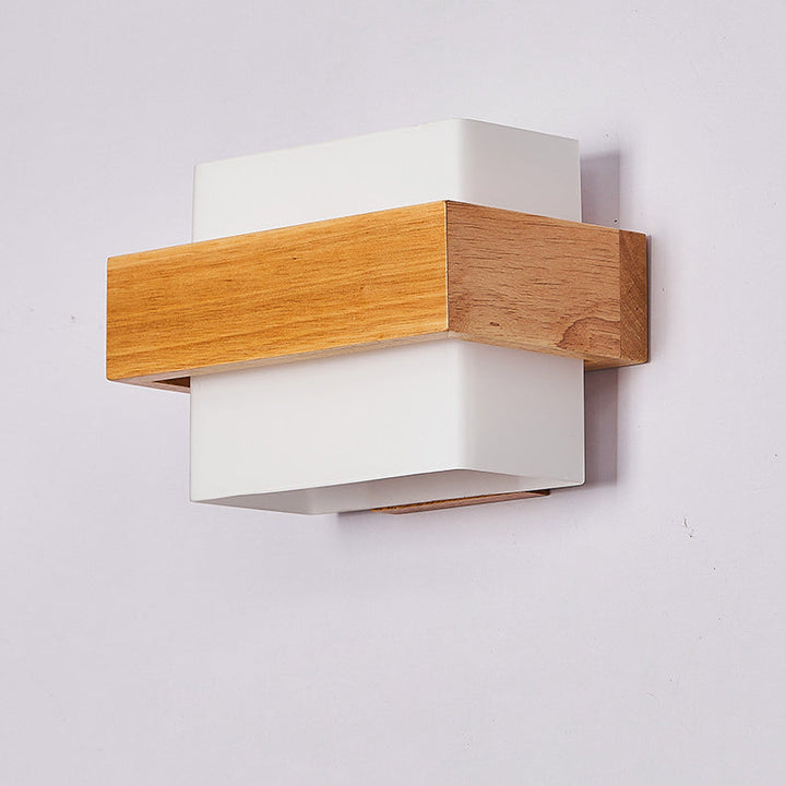 Lampe murale à une lumière cubique en bois et verre de style ferme traditionnelle pour chevet 