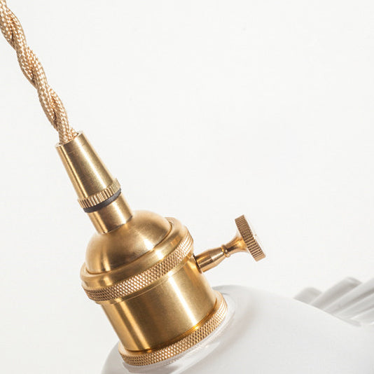 Traditionelle europäische 1-flammige Pendelleuchte mit runder Kuppel aus strukturiertem Glas und Spitzenmuster 
