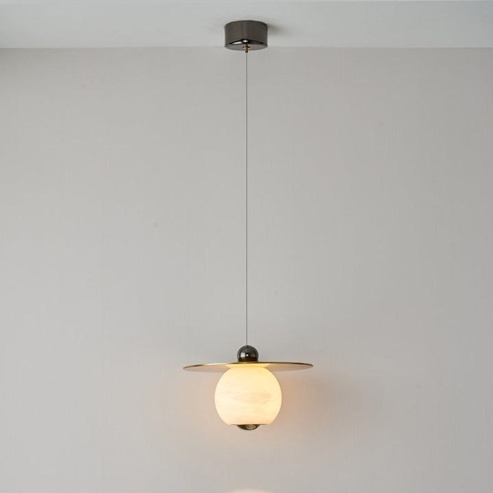 Suspension LED avec abat-jour sphérique en marbre d&