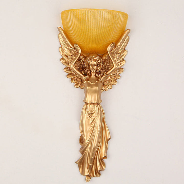Traditionelle europäische Harzglas-Engelsstatue 1-flammige Wandleuchte für Wohnzimmer 