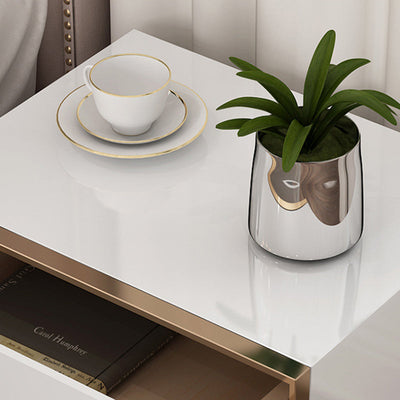Table de nuit moderne en bois massif cubique avec cadre en acier inoxydable à 2 tiroirs pour chambre 