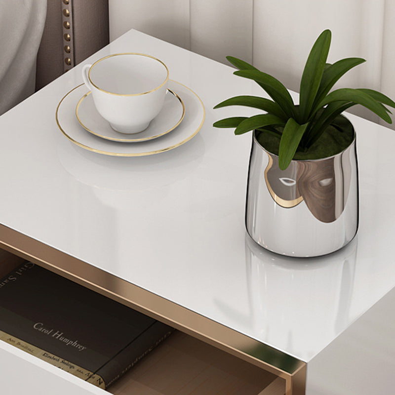 Table de nuit moderne en bois massif cubique avec cadre en acier inoxydable à 2 tiroirs pour chambre 