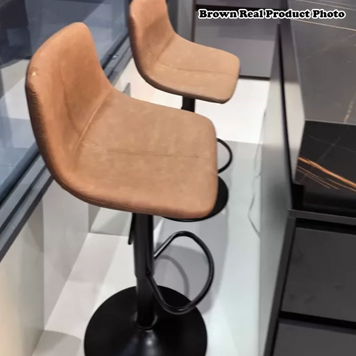 Taburete de bar giratorio ajustable en altura de lujo contemporáneo de cuero sintético curvado con respaldo y reposapiés para comedor 