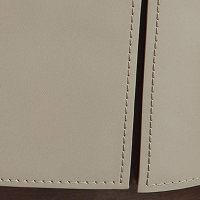 Moderner minimalistischer elliptischer Schiefer-Sattel-Leder-Walnuss-Samt-Nachttisch mit 2 Schubladen für das Bett 