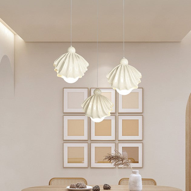 Zeitgenössische kreative Shell Eisen Harz Acryl LED Pendelleuchte für Wohnzimmer 
