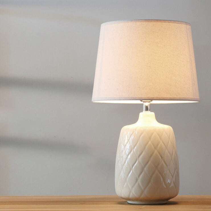 Europäische Vintage-Keramik-Stofflampenschirm 1-Licht Tischlampe 