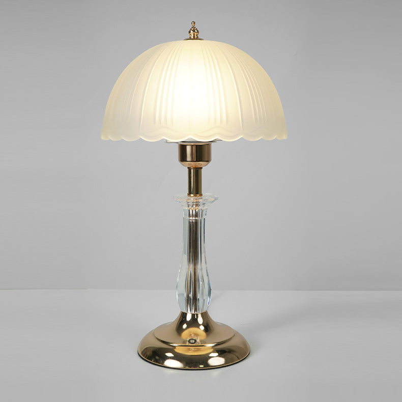 Lámpara de mesa contemporánea nórdica de hierro con cúpula de vidrio y una luz para el lado de la cama 