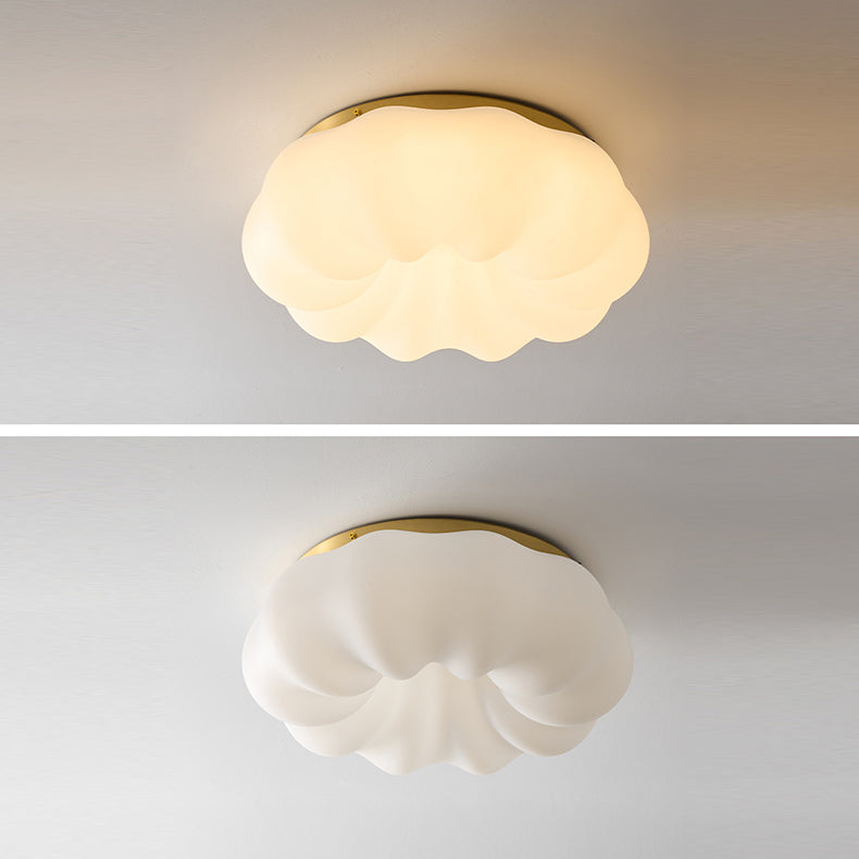 Zeitgenössische nordische Wolken-Form PET Kupfer LED Unterputz-Deckenleuchte für Wohnzimmer 