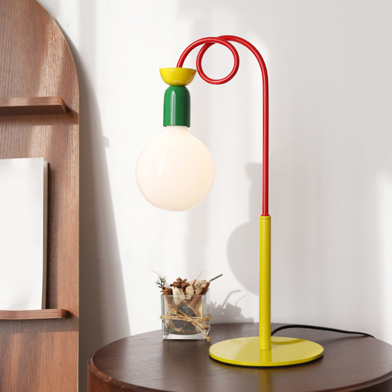 Lámpara de mesa contemporánea retro con poste curvado y bola redonda de hierro y vidrio para 1/2 luces para sala de estar 
