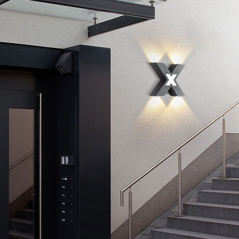 Applique murale LED en aluminium étanche minimaliste moderne en forme de X pour patio extérieur 