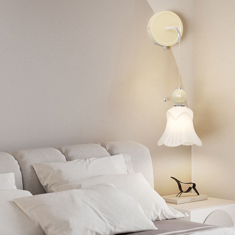 Traditional French Flower Round Ball Iron Glass 1-Light Wall Sconce Lamp For Bedroom