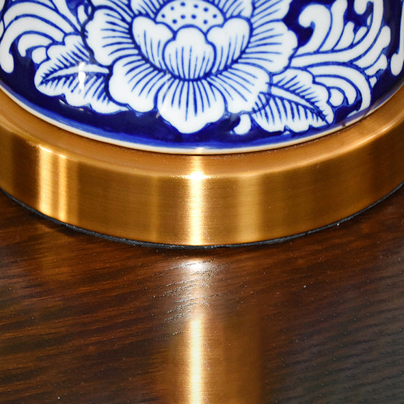 Abat-jour en tissu chinois traditionnel peint à la main avec une base en céladon 1-lampe pour salon 