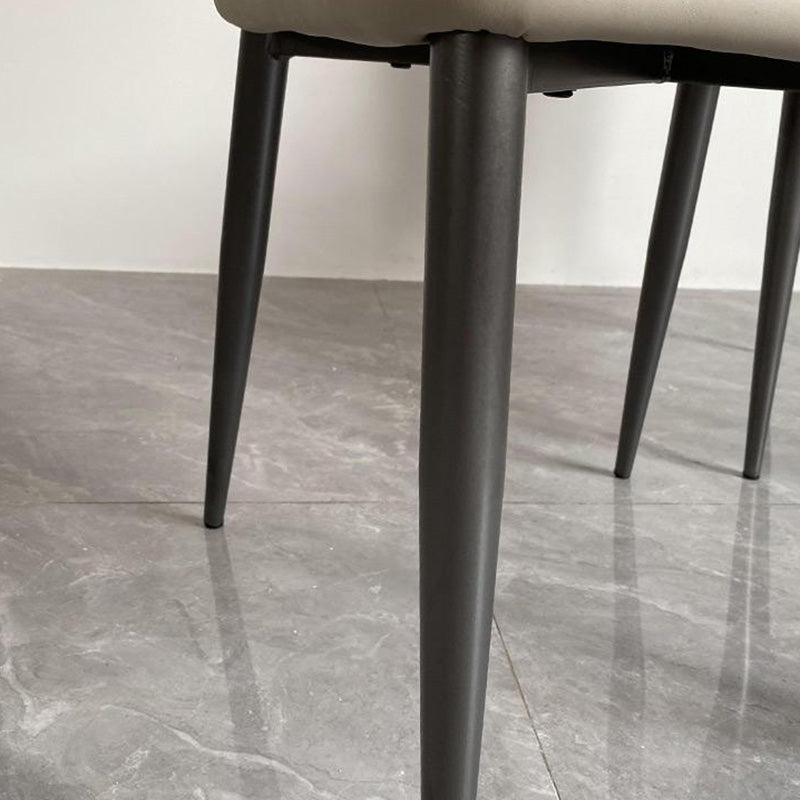 Zeitgenössischer Luxus Esszimmerstuhl aus quadratischem Mikrofaserleder und Karbonstahl mit Rückenlehne für das Esszimmer 