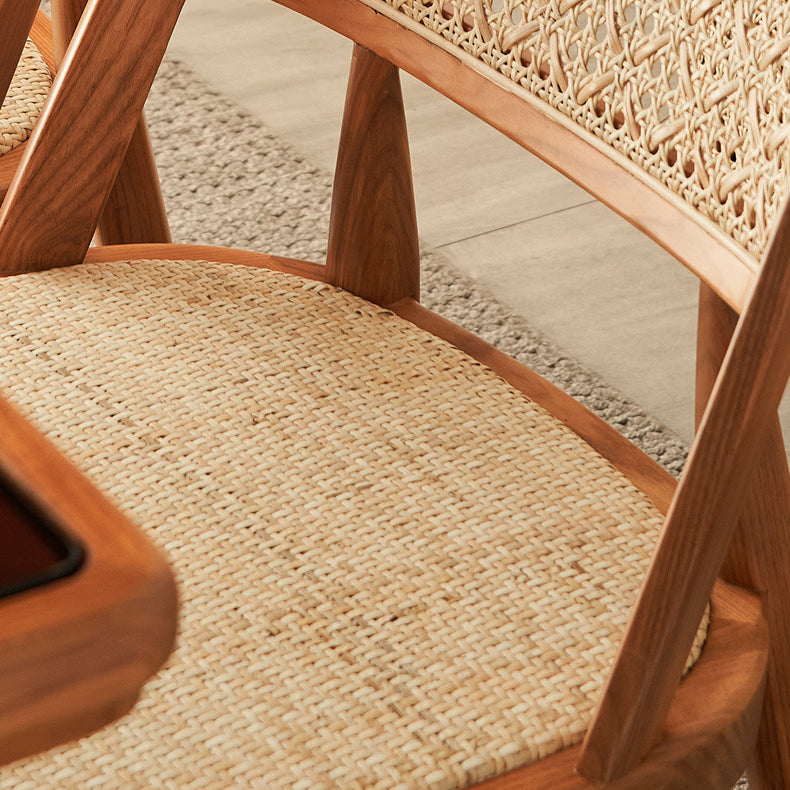 Chaise de salle à manger avec dossier en rotin vintage traditionnel et cadre en bois pour salle à manger 