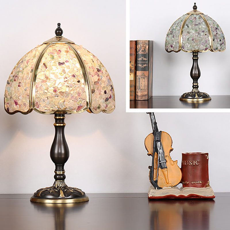 Zeitgenössische kreative farbige Kristall-Kupfer-Blume 1-Licht-Tischlampe für das Schlafzimmer 