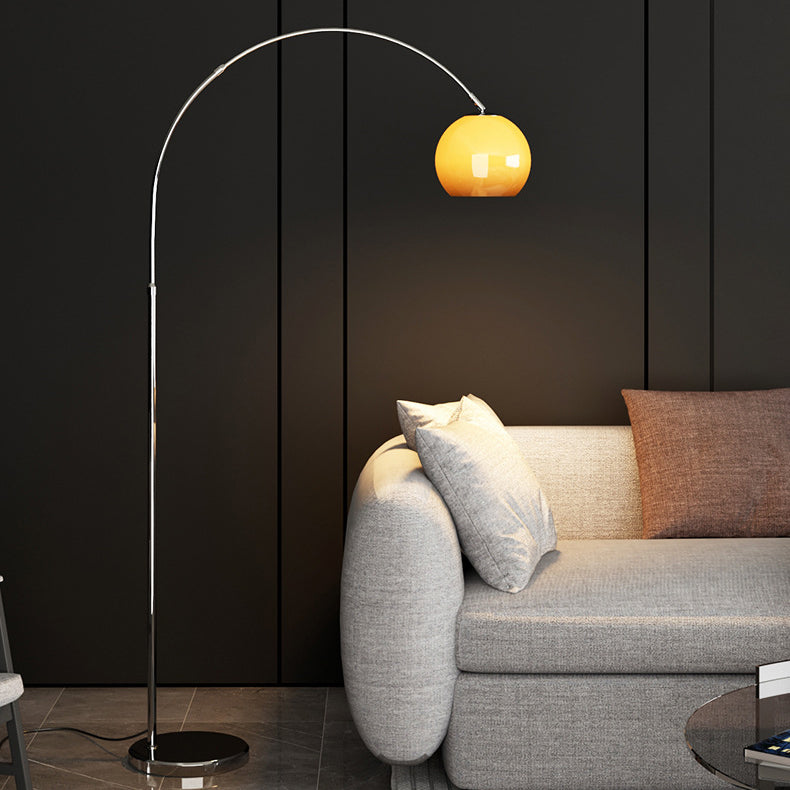 Lampe de sol contemporaine scandinave avec abat-jour rond en verre et tige de pêche en fer à 1 lumière pour salon 
