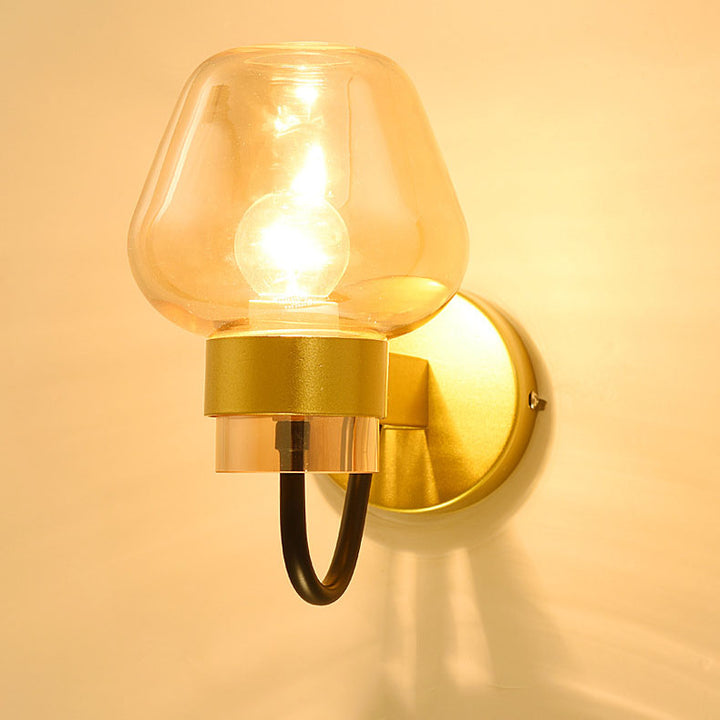 Moderne skandinavische 1-flammige Wandleuchte aus Eisen und Glas im Becher-Design für den Flur 