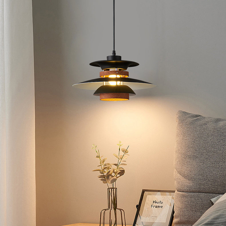 Lustre suspendu moderne et créatif en fer et verre avec une lumière pour la salle à manger 