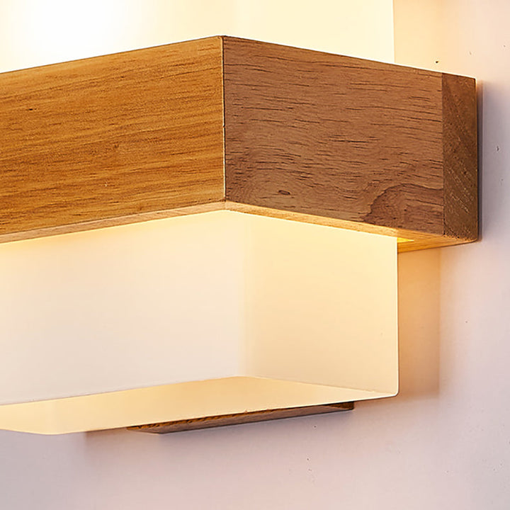 Lampe murale à une lumière cubique en bois et verre de style ferme traditionnelle pour chevet 
