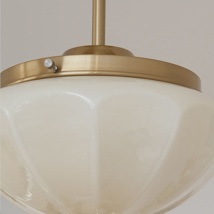 Suspension contemporaine scandinave ronde en fer et verre crème à 1 lumière pour salon 