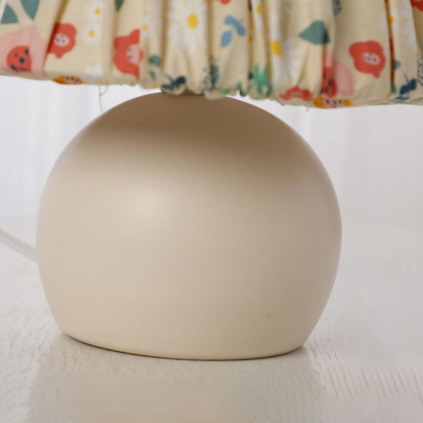 Lampe de table 1 lumière avec abat-jour en tissu à motif floral pastoral européen traditionnel et base ronde en céramique pour chambre 