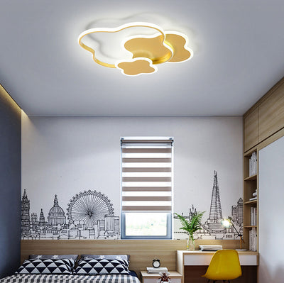 Zeitgenössische nordische Metall Acryl Wolke Vierblättriges Kleeblatt LED Unterputz Deckenleuchte für Schlafzimmer 