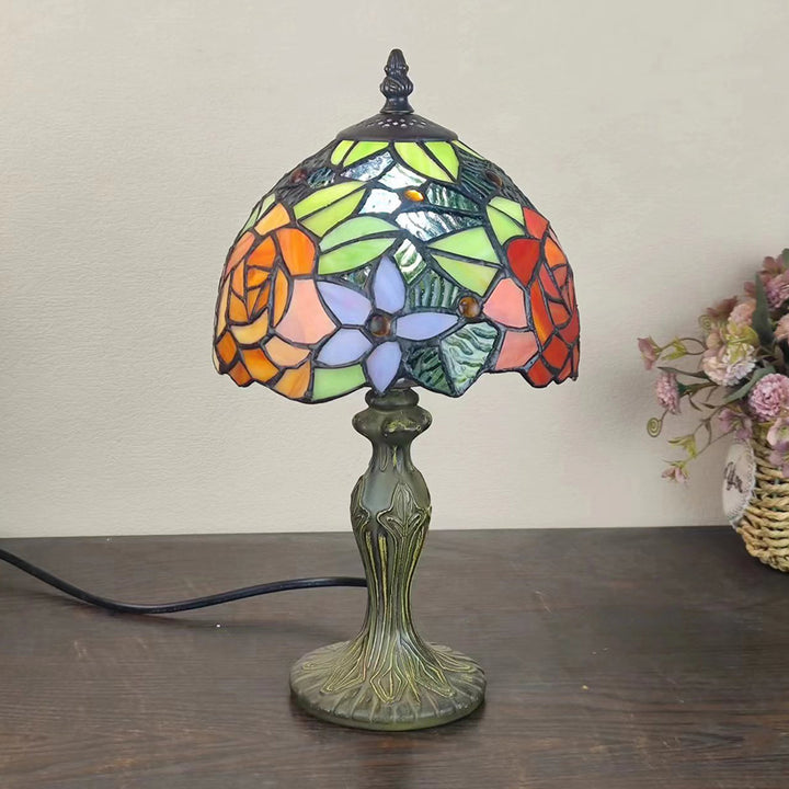 Lampe de table à 1 lumière en verre teinté en zinc à motif de fleurs traditionnelles Tiffany Dome pour chambre 