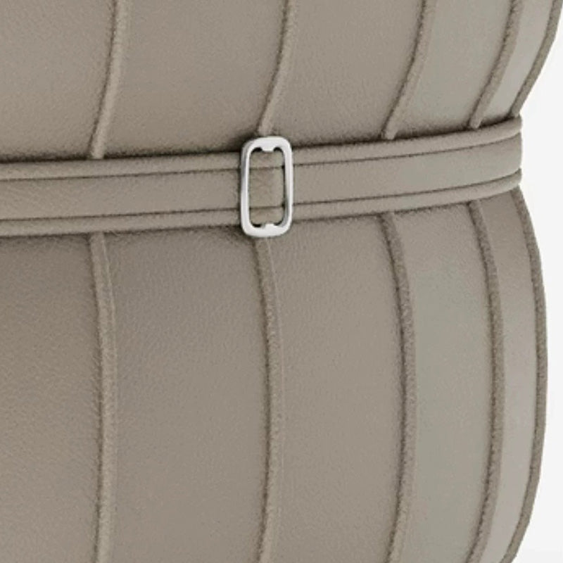 Zeitgenössischer Luxus gebogener PU-Leder gepolsterter Kohlenstoffstahl Esszimmerstuhl Rückenlehne Armlehne für Esszimmer 
