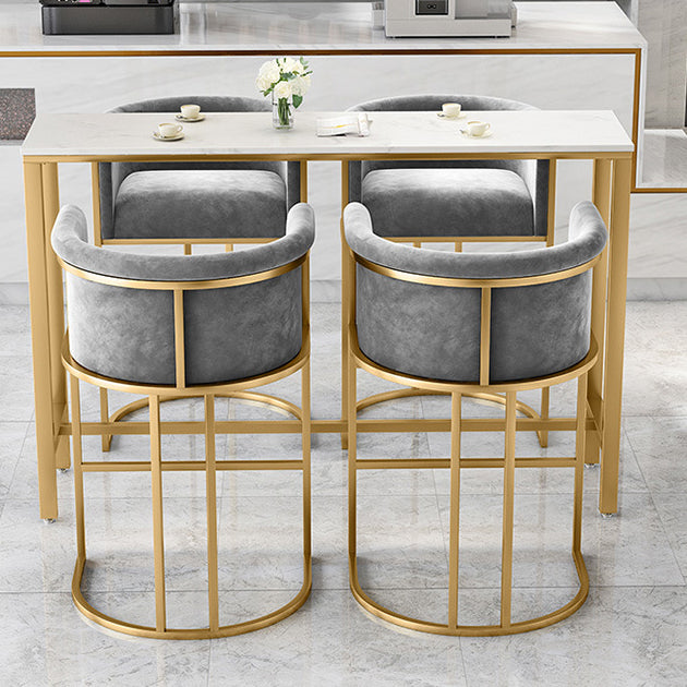 Tabouret de bar contemporain nordique carré à demi-rond en velours et fer avec dossier et accoudoirs pour salle à manger 