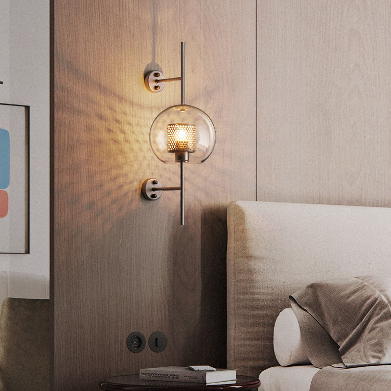 Zeitgenössische Wandlampe mit industriellem Eisenrahmen und kugelförmigem Glasschirm, 1-Licht für Schlafzimmer 
